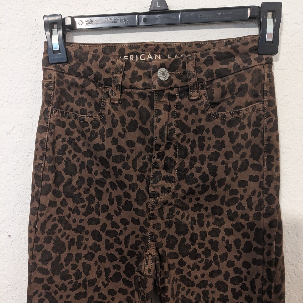 American Eagle Women's Curvy Super High Rise Animal Print Jegging. Size 00